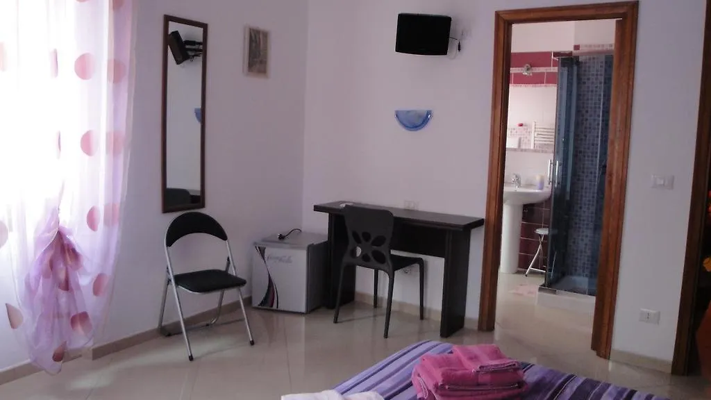 فندق مبيت وإفطار ألغيرو Bed And Breakfast A.L.G.A