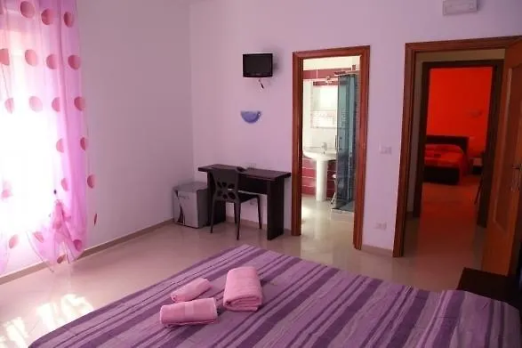 فندق مبيت وإفطار ألغيرو Bed And Breakfast A.L.G.A